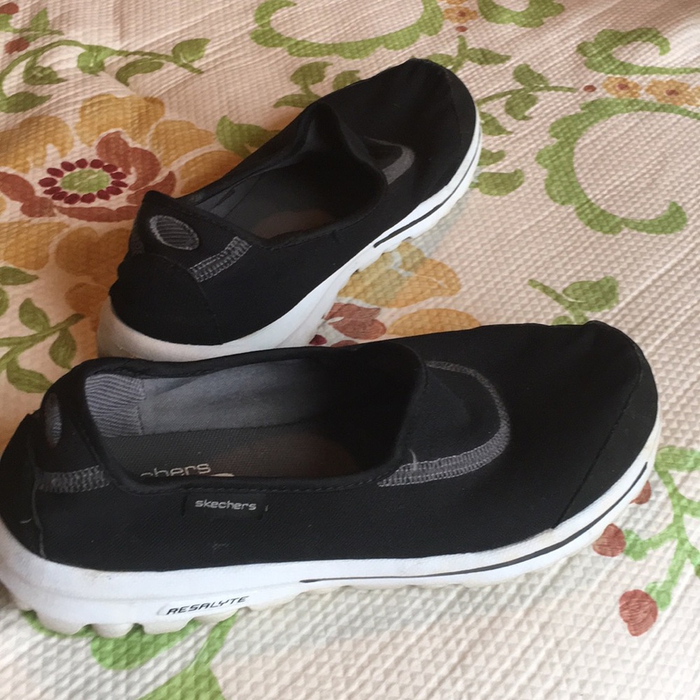 Sketchers Go-Walk shoes